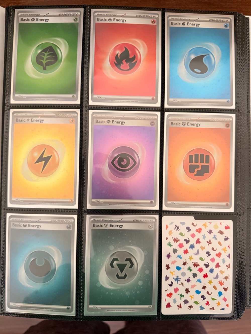 Pokémon Scarlet & Violet 151 Binder with Poster - Picture 3 of 12